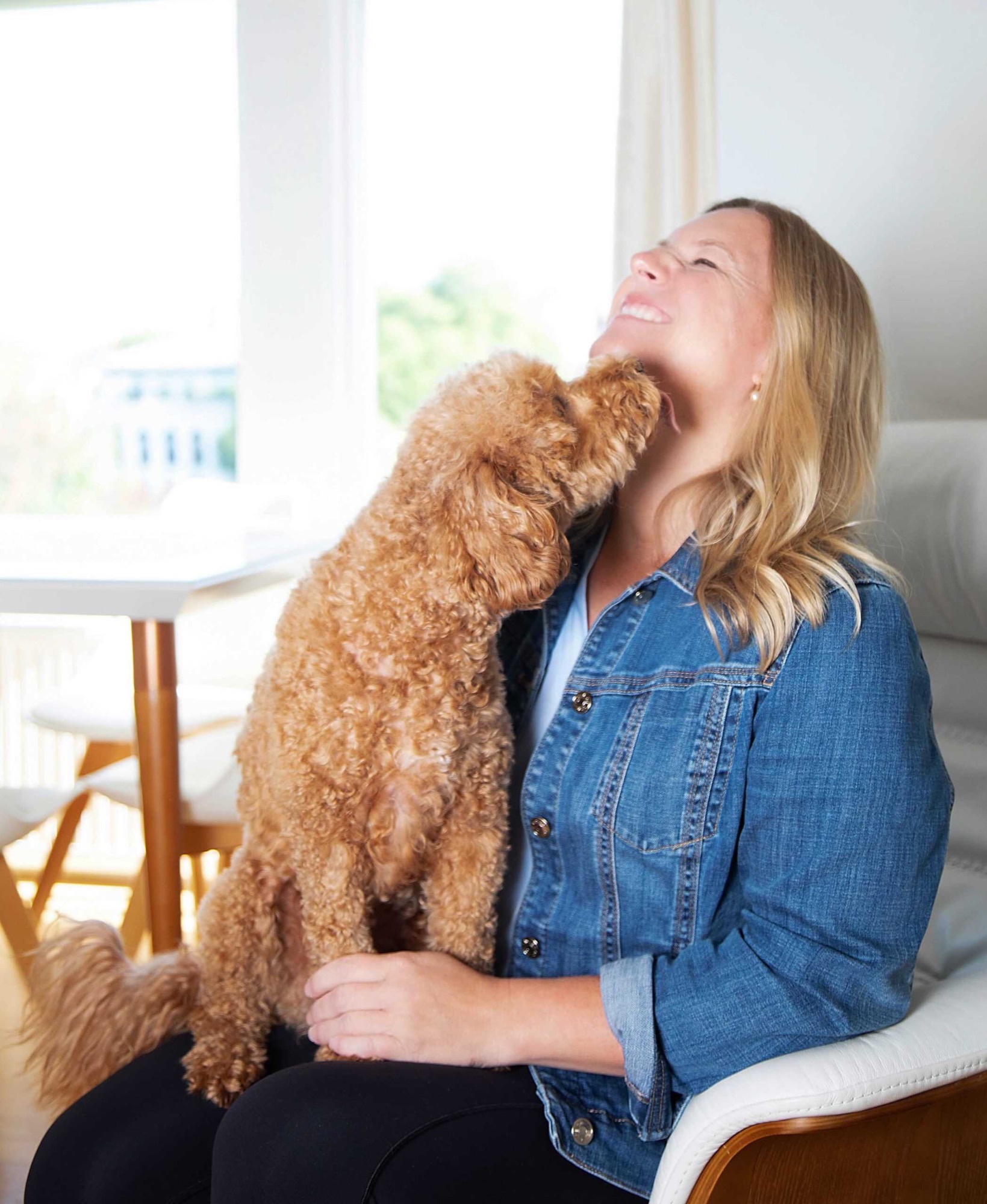 Britta with her golden retriever Winnie